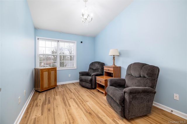 418 Willow Lane, Valley Stream, NY 11580