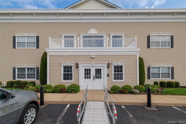 418 Willow Lane, Valley Stream, NY 11580