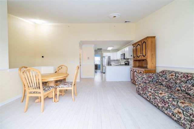 418 Willow Lane, Valley Stream, NY 11580