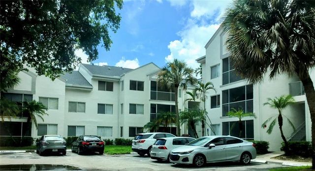 5780 Rock Island Road 367, Tamarac, FL 33319