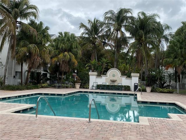 5780 Rock Island Road 367, Tamarac, FL 33319