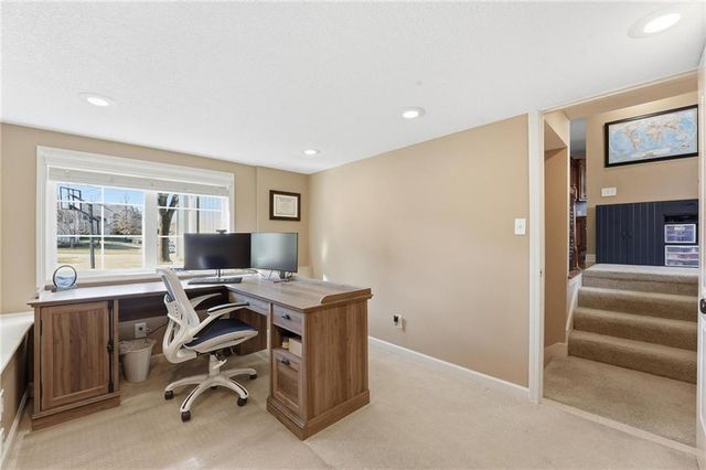 9407 N Laurel Avenue, Kansas City, MO 64157