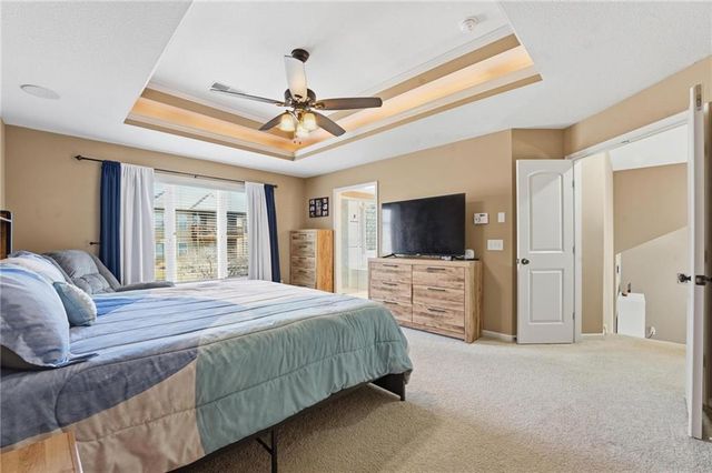 9407 N Laurel Avenue, Kansas City, MO 64157