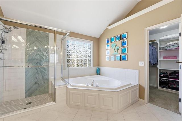 9407 N Laurel Avenue, Kansas City, MO 64157