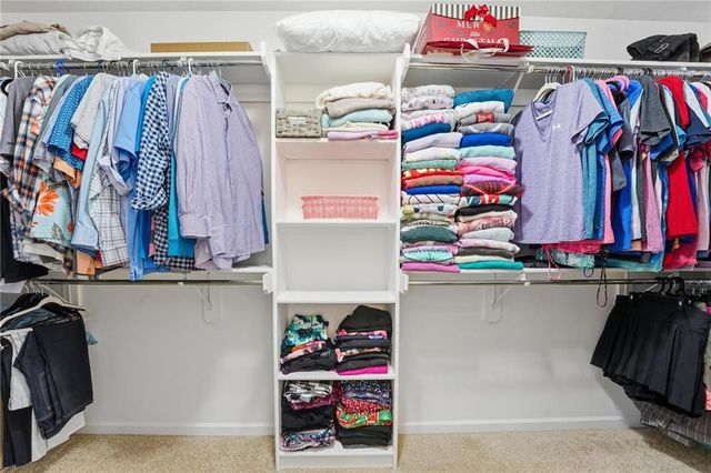 9407 N Laurel Avenue, Kansas City, MO 64157