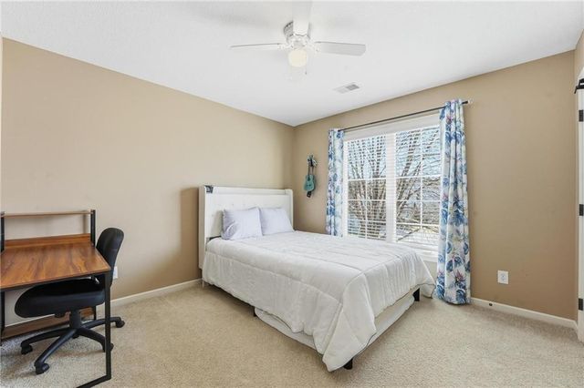 9407 N Laurel Avenue, Kansas City, MO 64157