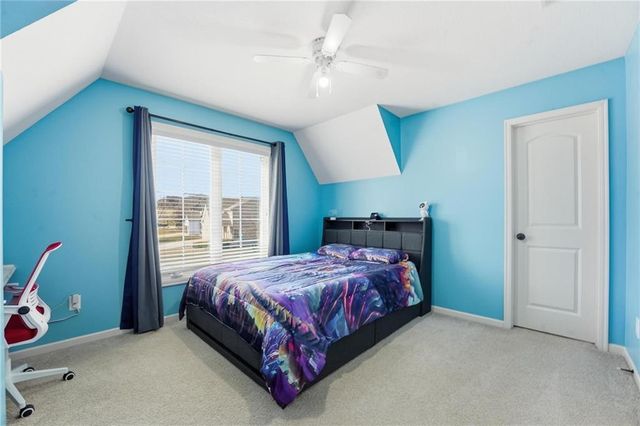 9407 N Laurel Avenue, Kansas City, MO 64157