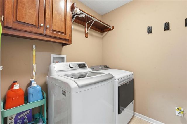 9407 N Laurel Avenue, Kansas City, MO 64157