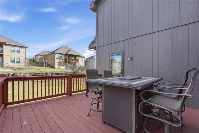 9407 N Laurel Avenue, Kansas City, MO 64157