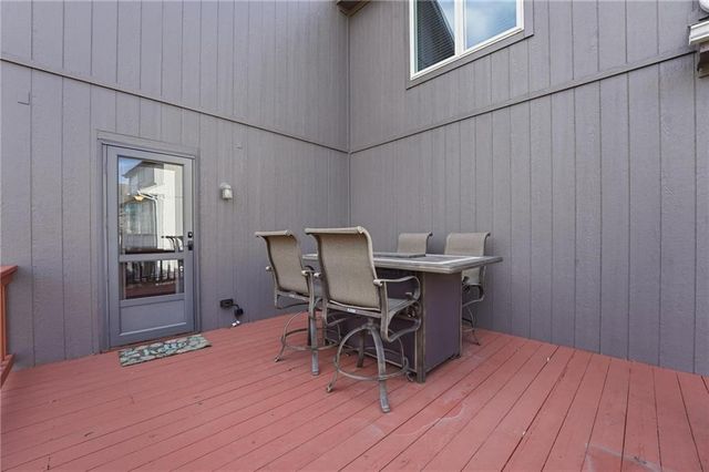 9407 N Laurel Avenue, Kansas City, MO 64157