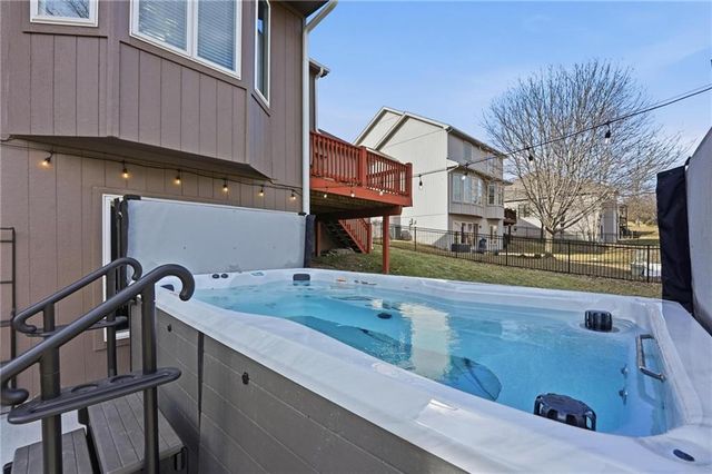 9407 N Laurel Avenue, Kansas City, MO 64157