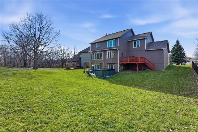 9407 N Laurel Avenue, Kansas City, MO 64157