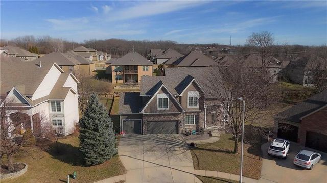 9407 N Laurel Avenue, Kansas City, MO 64157