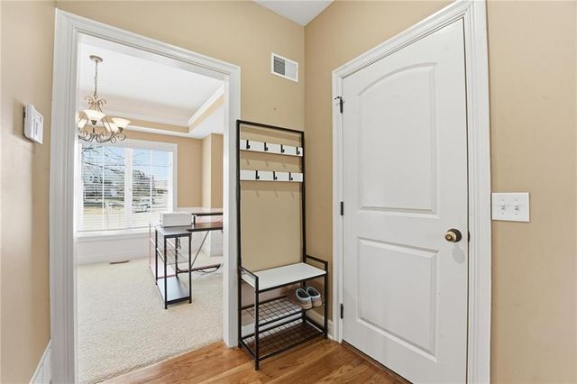 9407 N Laurel Avenue, Kansas City, MO 64157