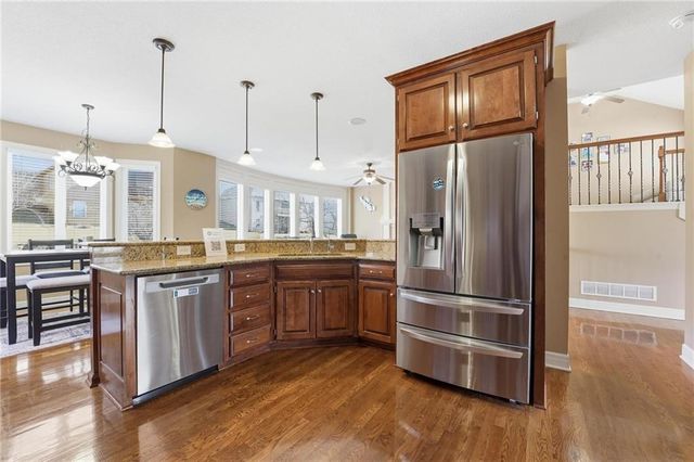 9407 N Laurel Avenue, Kansas City, MO 64157