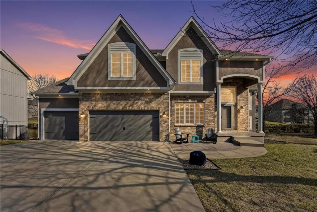 9407 N Laurel Avenue, Kansas City, MO 64157