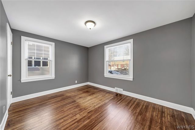 206 Wrexham Court North, Tonawanda, NY 14150