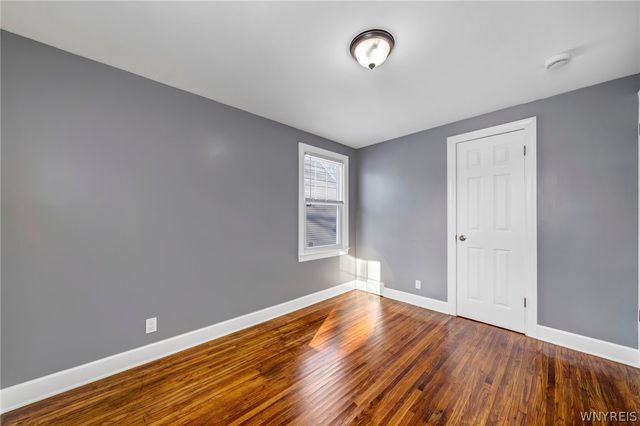 206 Wrexham Court North, Tonawanda, NY 14150