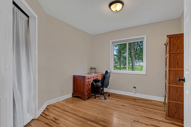 410 57th Place NE, Fridley, MN 55432