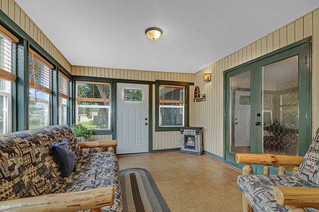 410 57th Place NE, Fridley, MN 55432
