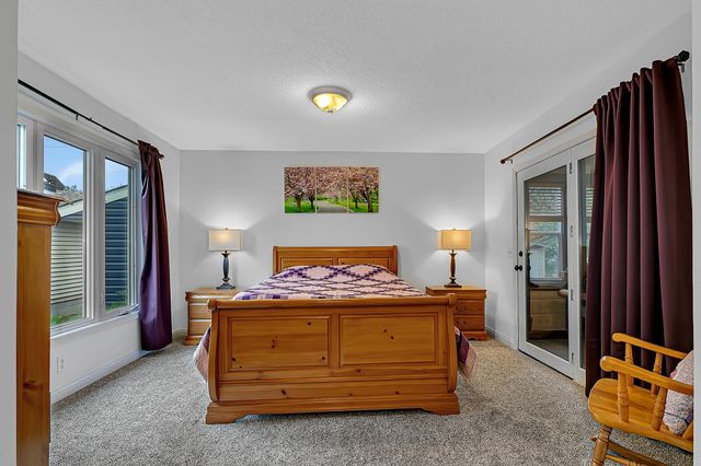 410 57th Place NE, Fridley, MN 55432