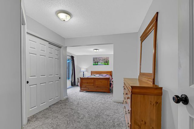 410 57th Place NE, Fridley, MN 55432