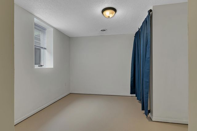410 57th Place NE, Fridley, MN 55432