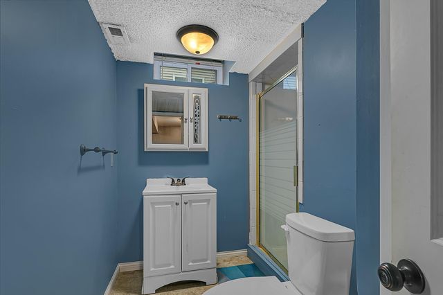 410 57th Place NE, Fridley, MN 55432