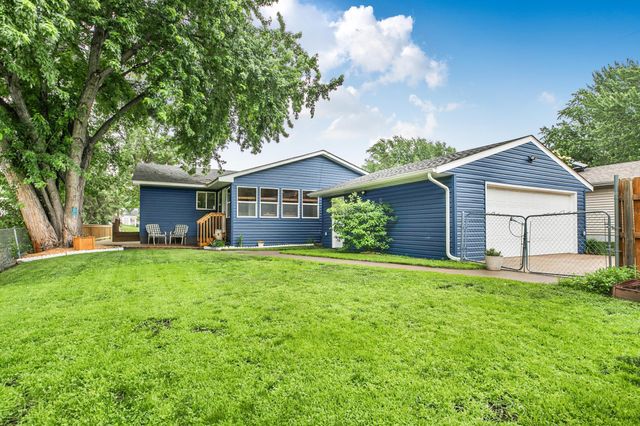 410 57th Place NE, Fridley, MN 55432