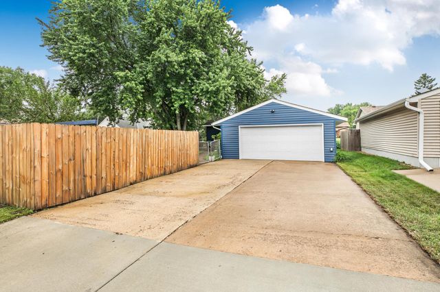 410 57th Place NE, Fridley, MN 55432