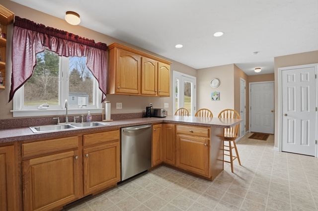 23 Bridle Path, Auburn, MA 01501