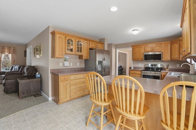 23 Bridle Path, Auburn, MA 01501