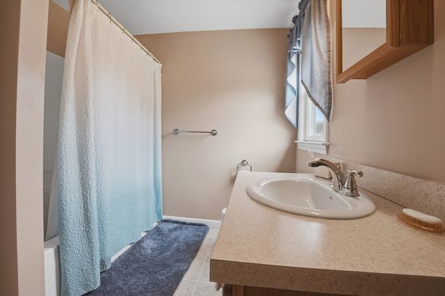 23 Bridle Path, Auburn, MA 01501