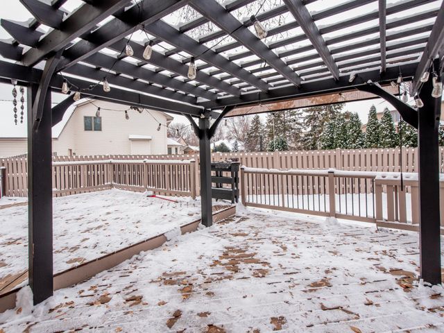 129 Hemlock Place, Vadnais Heights, MN 55127