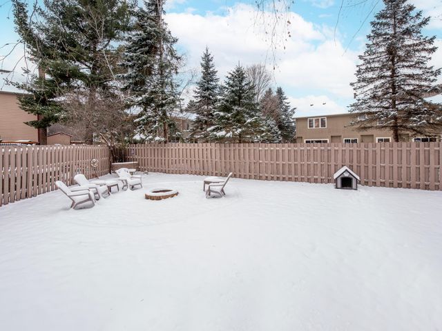 129 Hemlock Place, Vadnais Heights, MN 55127