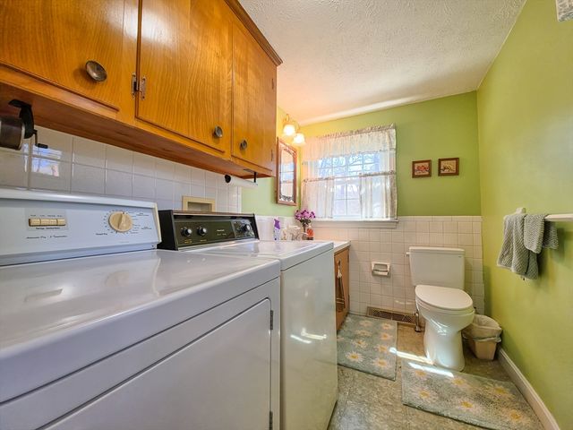 7 Linnell Ln, Yarmouth, MA 02675