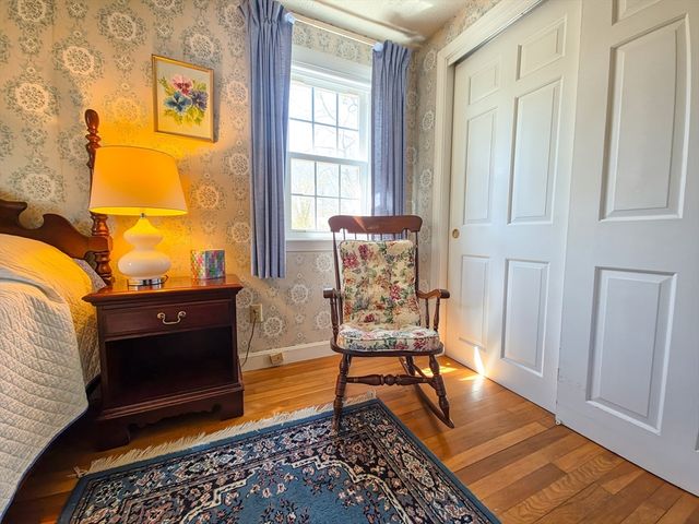7 Linnell Ln, Yarmouth, MA 02675