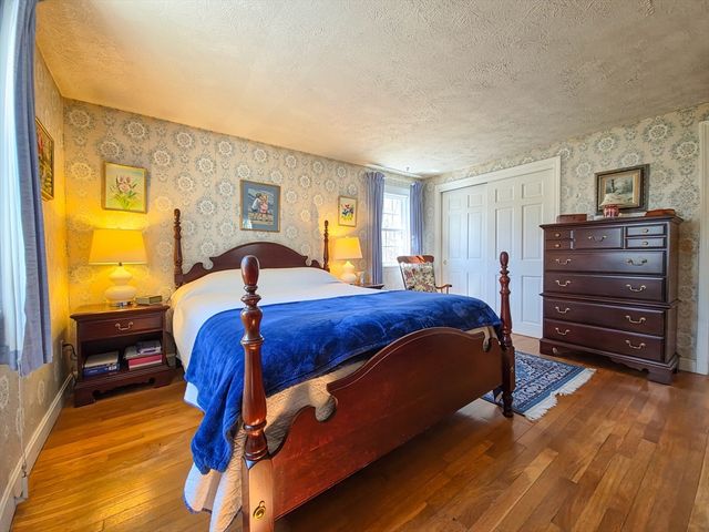 7 Linnell Ln, Yarmouth, MA 02675