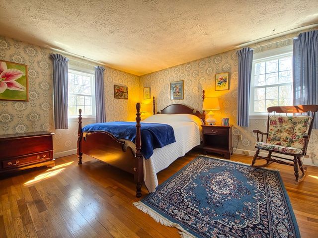 7 Linnell Ln, Yarmouth, MA 02675