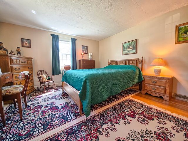 7 Linnell Ln, Yarmouth, MA 02675