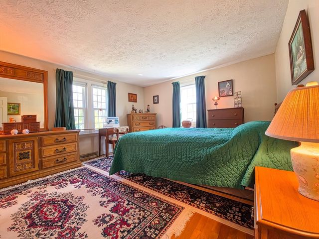 7 Linnell Ln, Yarmouth, MA 02675