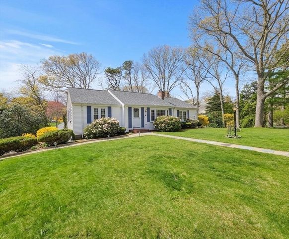 7 Linnell Ln, Yarmouth, MA 02675