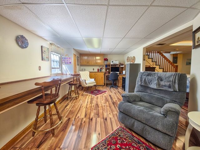 7 Linnell Ln, Yarmouth, MA 02675