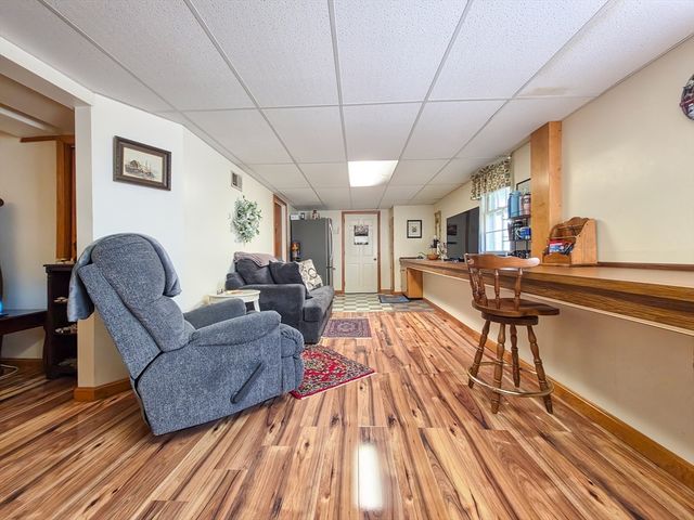 7 Linnell Ln, Yarmouth, MA 02675