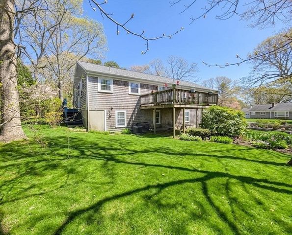 7 Linnell Ln, Yarmouth, MA 02675