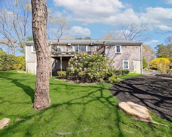 7 Linnell Ln, Yarmouth, MA 02675