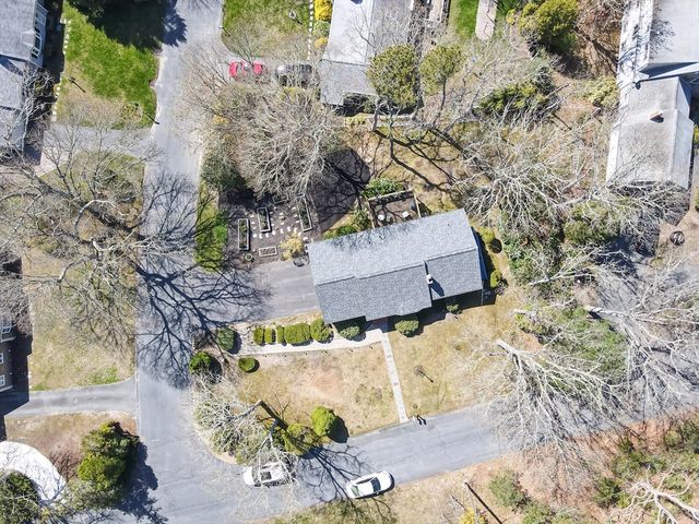 7 Linnell Ln, Yarmouth, MA 02675