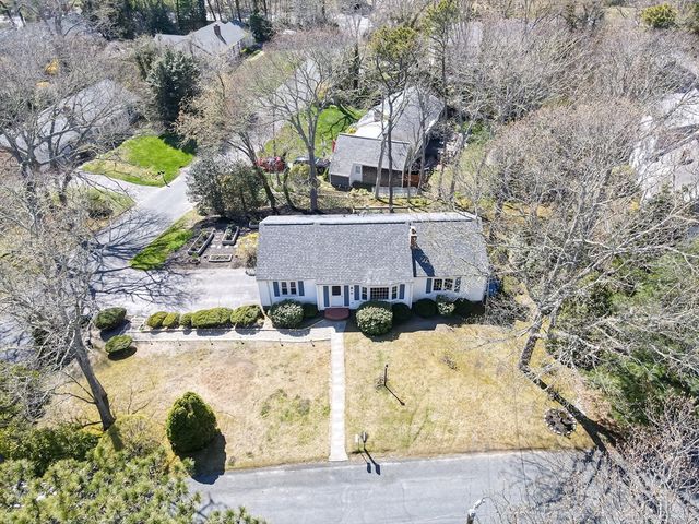 7 Linnell Ln, Yarmouth, MA 02675