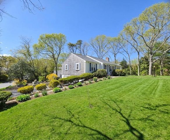 7 Linnell Ln, Yarmouth, MA 02675