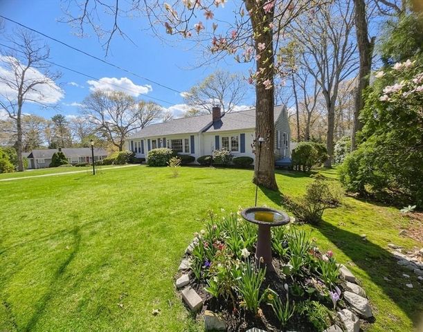 7 Linnell Ln, Yarmouth, MA 02675